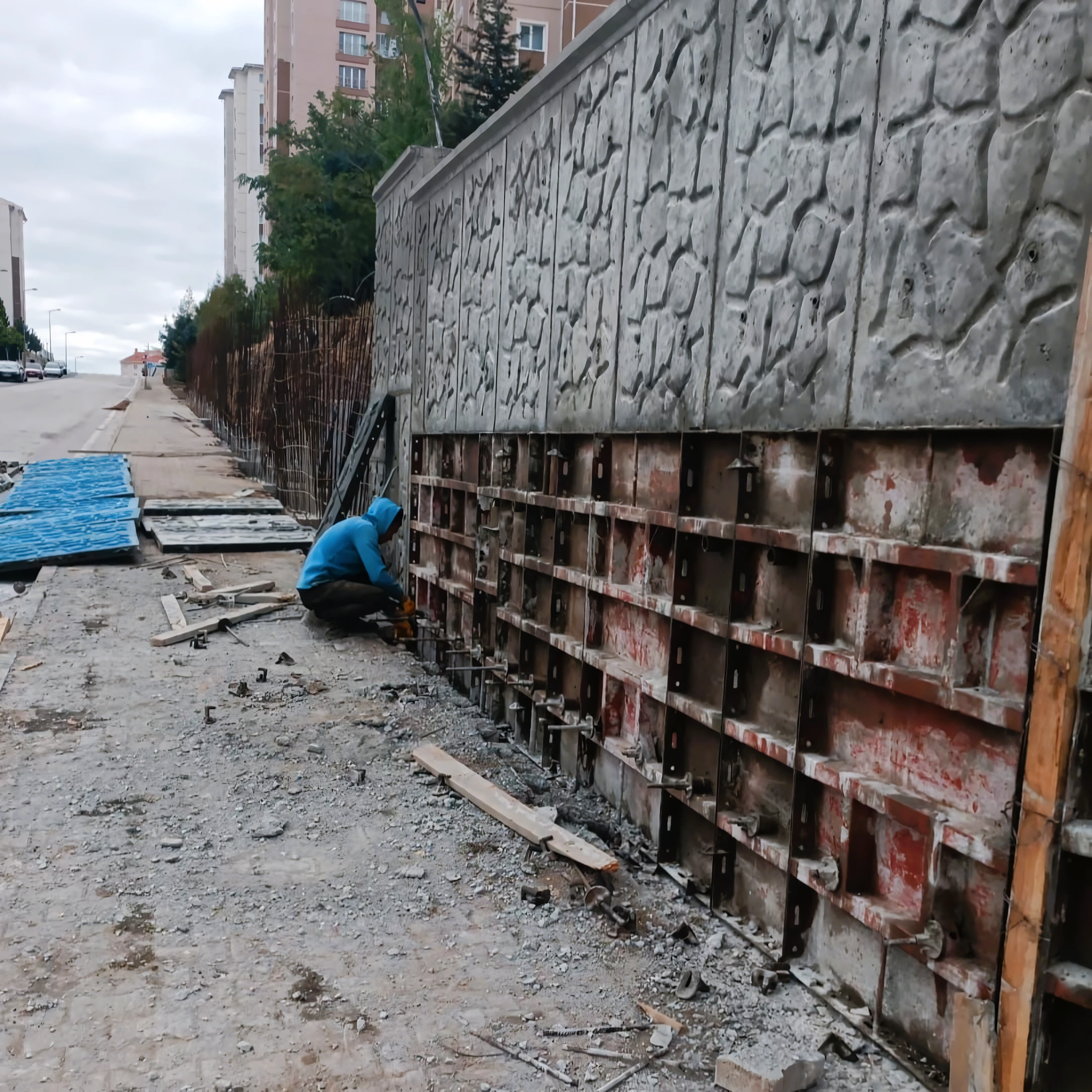 apartman bahce duvari